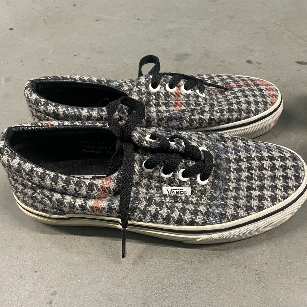 Awesome Vans - Picture 5 of 6